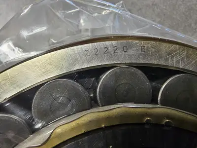NEW SKF 22220 E