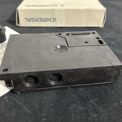NEW Schmersal AZM 161SK-12/12RK-110/230-2111-1/2566