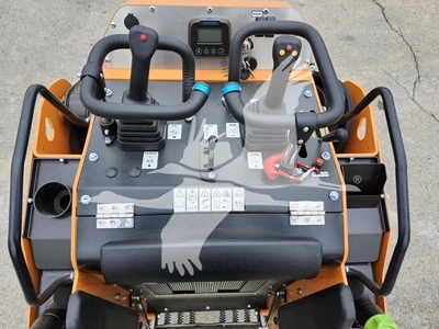USED 2025 TIGER CLAW TC3000T