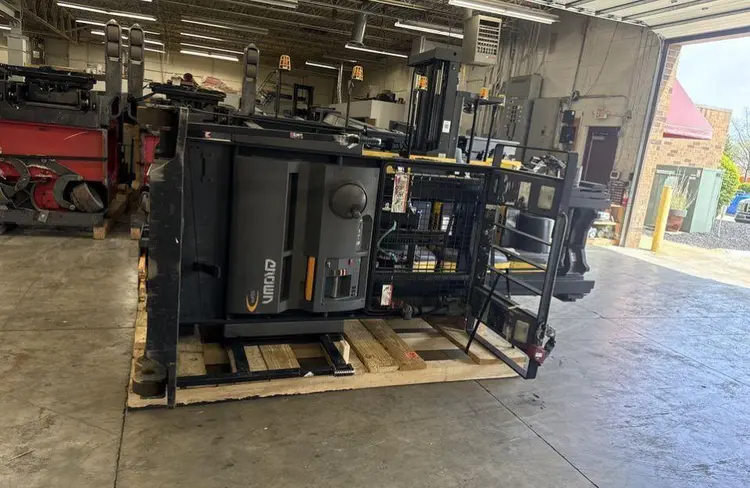 Used CROWN SP3520-30 24 V Reach Trucks Illinois US | Mitsubishi HC Capital America #1362885