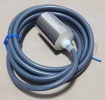 NEW Omron E2E-X10D2-N