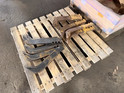 Used SCARIFIER / RIPPER TIPS _UNKNOWN_ Miscellaneous Equipment Michigan US | Miedema Asset Management Group #1414361
