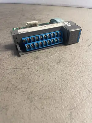 USED ALLEN BRADLEY ALLEN BRADLEY SLC 500 1747-IB16 Series C