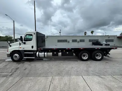 Used 2018 FREIGHTLINER CASCADIA Conventional trucks Florida US | Truck and Van Outlet #1509230