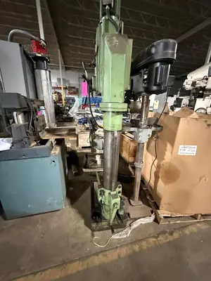 Used SOUTHBAND FLOOR MODEL DRILL PRESS SOUTHBAND FLOOR MODEL DRILL PRESS Gear Head Drills Minnesota US | Source Machinery Sales #1579020
