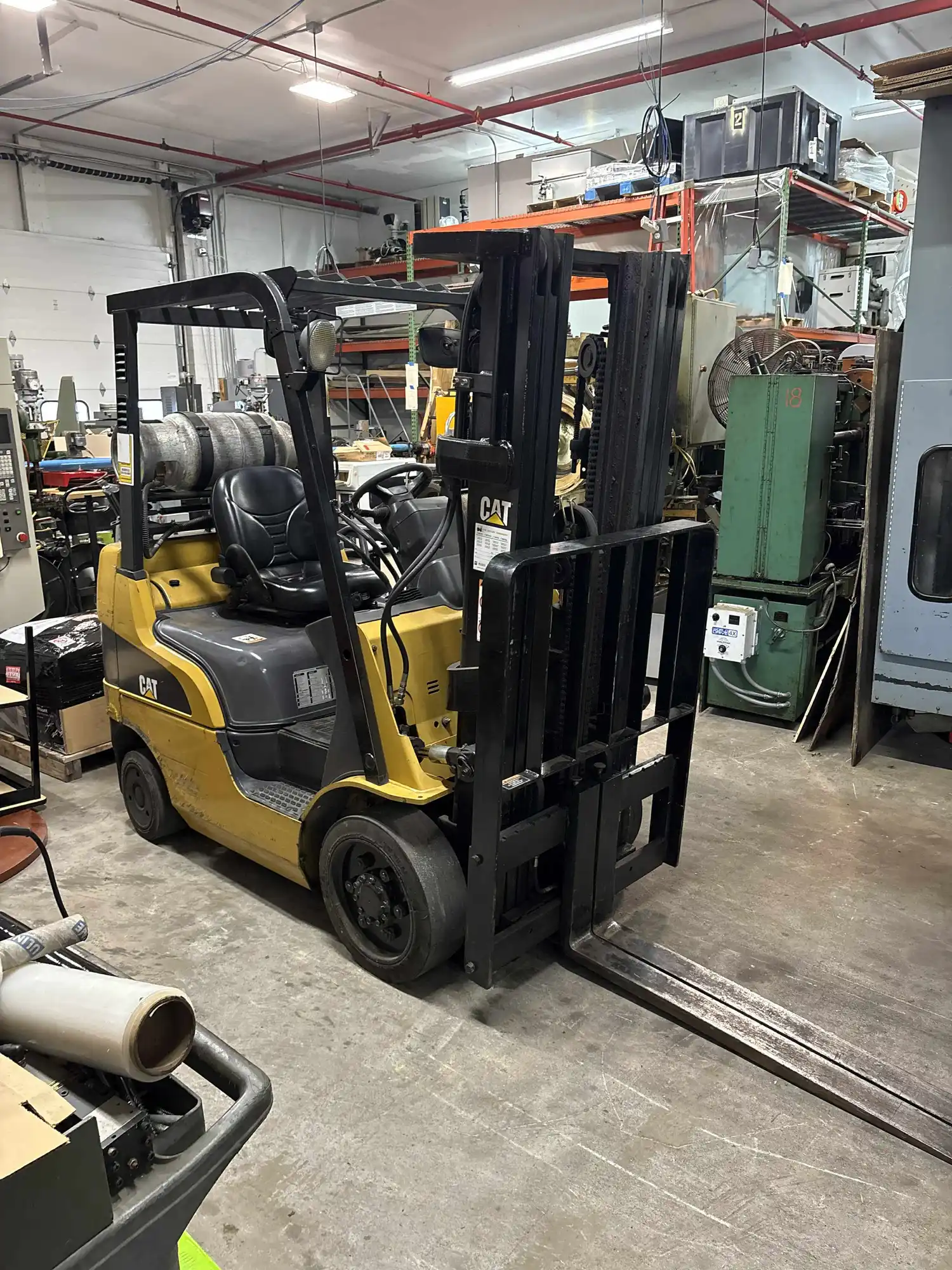 2005 CAT C4000 Cushion Tire Forklift Truck 4000LBS 187" Max Lift