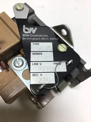 BW D Liquid Level Control Relay Series 7505 Line 110/120V 60Hz Secondary 220V
