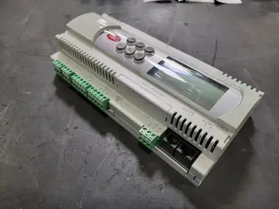 USED CAREL PCO3000ESO