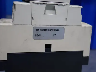 USED SCHNEIDER ELECTRIC CAD36REQ3828G10