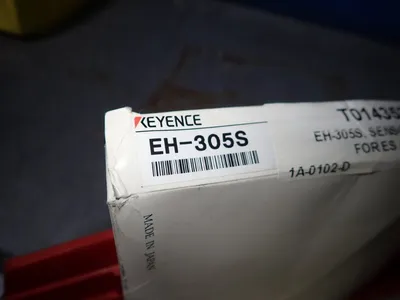 NEW KEYENCE EH305S