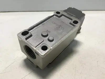 USED OMRON D4B-2115N-R
