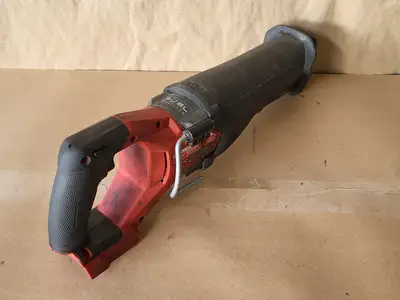 USED MILWAUKEE 2821-20
