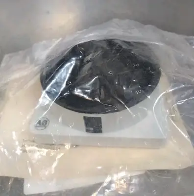 Allen Bradley 194L-HE6G-175 Rotary Handle Dial Actuator Loc4B1