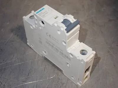 NEW SIEMENS 5SJ4 1087HG40