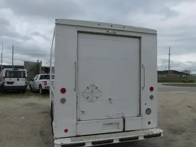 Used 2014 FORD E 350 Box trucks Manitoba CA | Conquest Truck & Auto Sales #1421377