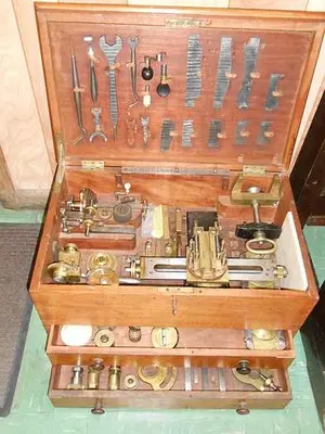 6771-385 Holtzapffel & Company Ornamental Turning Lathe – Accessories