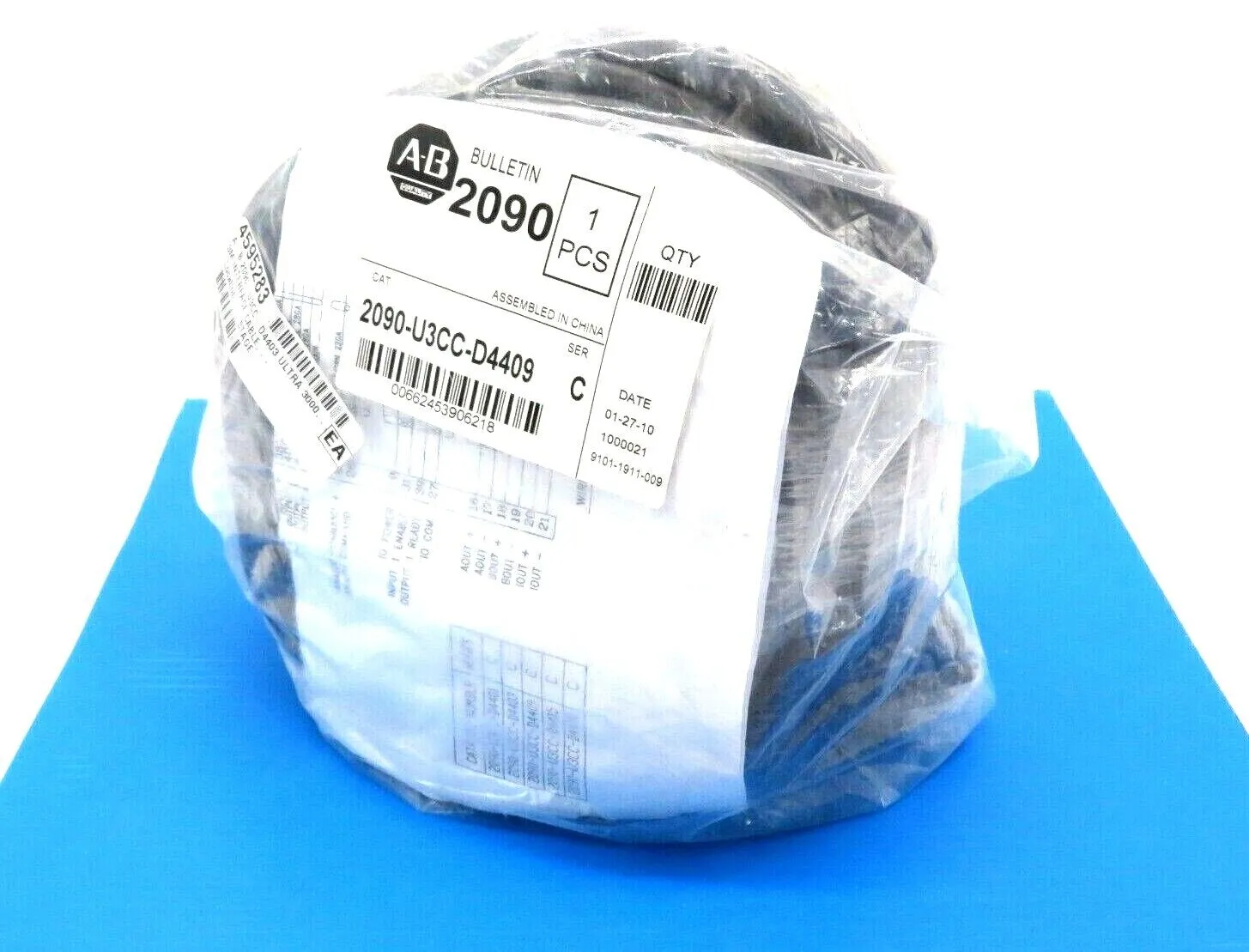 NEW ALLEN BRADLEY 2090-U3CC-D4409 3M INTERFACE CABLE SERIES C 2090U3CCD4403