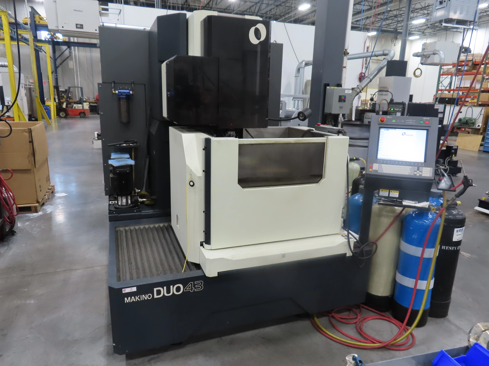 Used MAKINO DUO43 Wire EDM Minnesota US | Machinesused.com #1566296