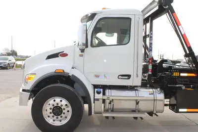 New | in-Stock 2027 PETERBILT 548 Rolloff Trucks Texas US | Roll Off Truck World #1492000