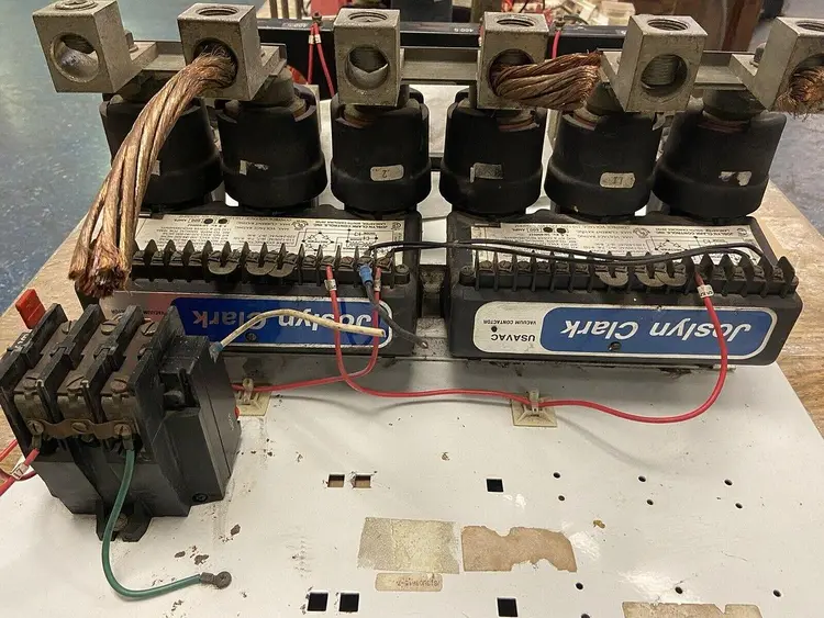 Used JOSLYN CLARK VS13U03615-76 BUL. 6013 VS 6 Miscellaneous Equipment (Electrical & Power) Ohio US | Surplus Asset Holdings #1210237