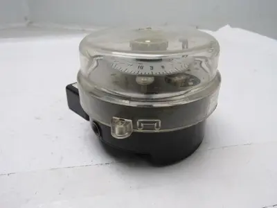 Sangamo S254 2 171E 3 Pin 24 hour Time Switch Analog /Mechanical 200/250V 50Hz