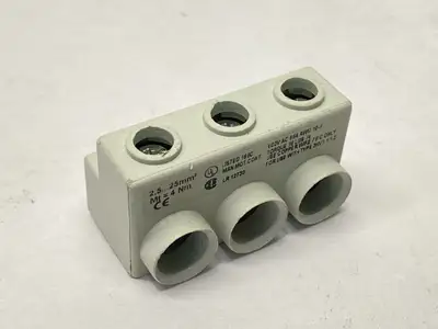 3RV1915-5A | Siemens  Busbar Connector 3-Pole 5A 690V - Used