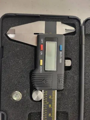 Electronic Digital Caliper 0-150mm with Case