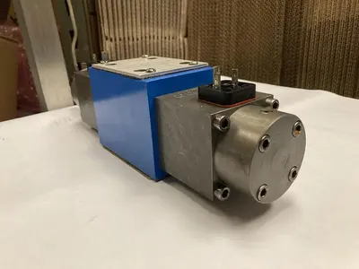 Used MANNESMANN REXROTH 4WRE10E64-12/24Z4/V Pump & Valve Parts | Surplus Asset Holdings #1219370