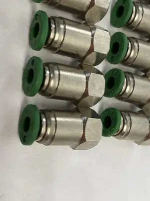 USED CLIPPARD QUICK-PUSH FITTING 4MM OD TUBE M5 FEMALE THREAD