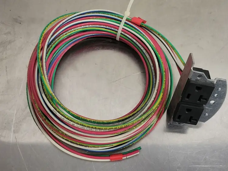 New | in-Stock WIREMOLD RC4REC2-25 Parts British Columbia CA | Lenmark #269891