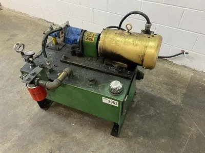 USED EATON VICKERS PVQ13-A2R