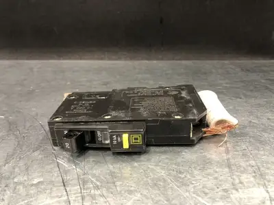 NEW SQUARE D QOB120GFI