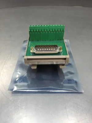 Amphenol 20-51043 Connection Terminal. 3E-20