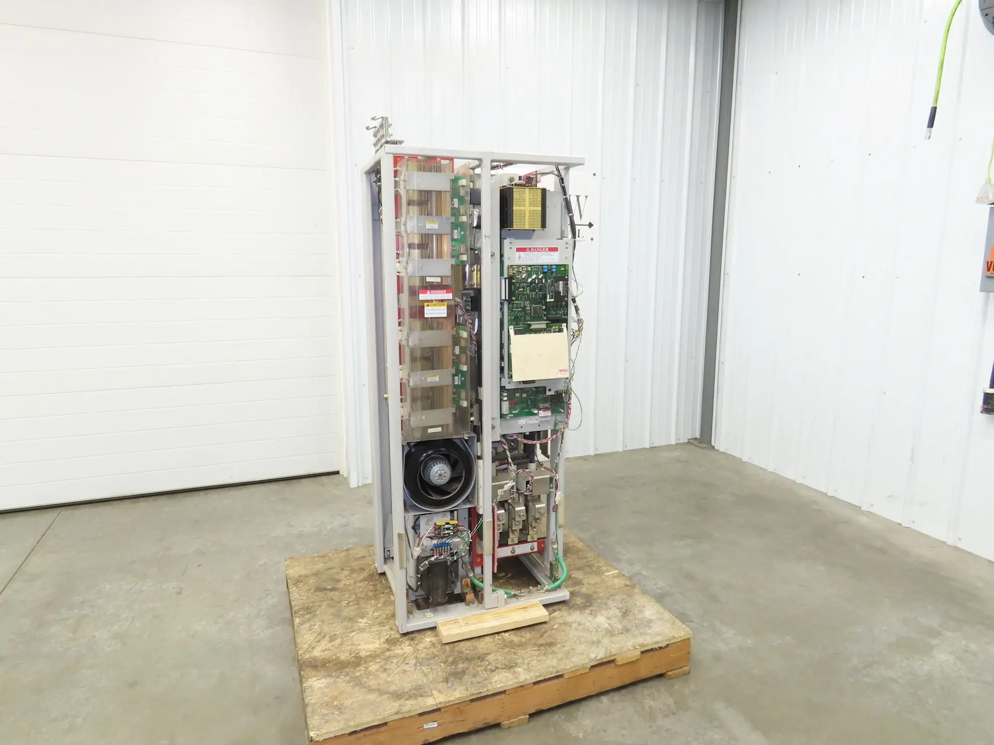 Allen Bradley SA3100-B500-AN-L6R AC Drive VFD 500Hp 460V Ser A 3Ph With Frame