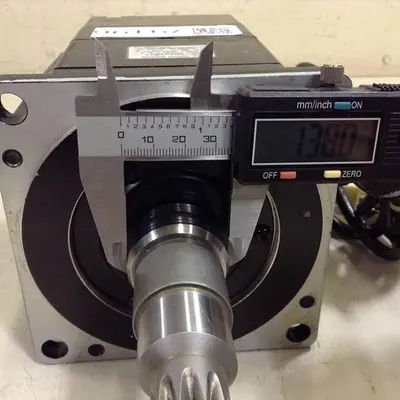 USED YASKAWA SGMP-08AWYR11