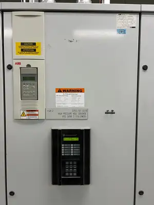 VFD Unit ACS627-0760-6-00HM1204932B, 0-575VAC, 0-300hz, 3 Sections