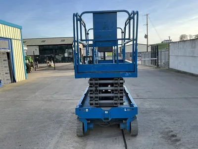 USED 2005 GENIE GS3246