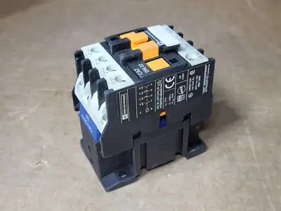 NEW TELEMECANIQUE CA2DN22G6