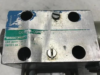 USED VICKERS CVCS-25-D3-S2-10-S32-A99-AP110-Z108