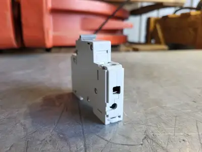 NEW ALLEN-BRADLEY 1492-CB1G100