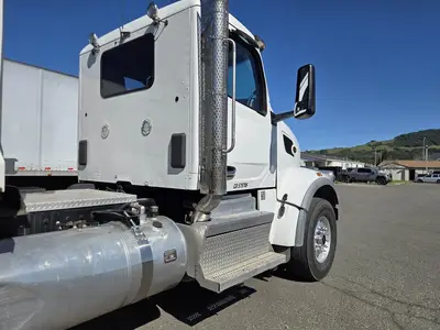 USED 2023 PETERBILT 567
