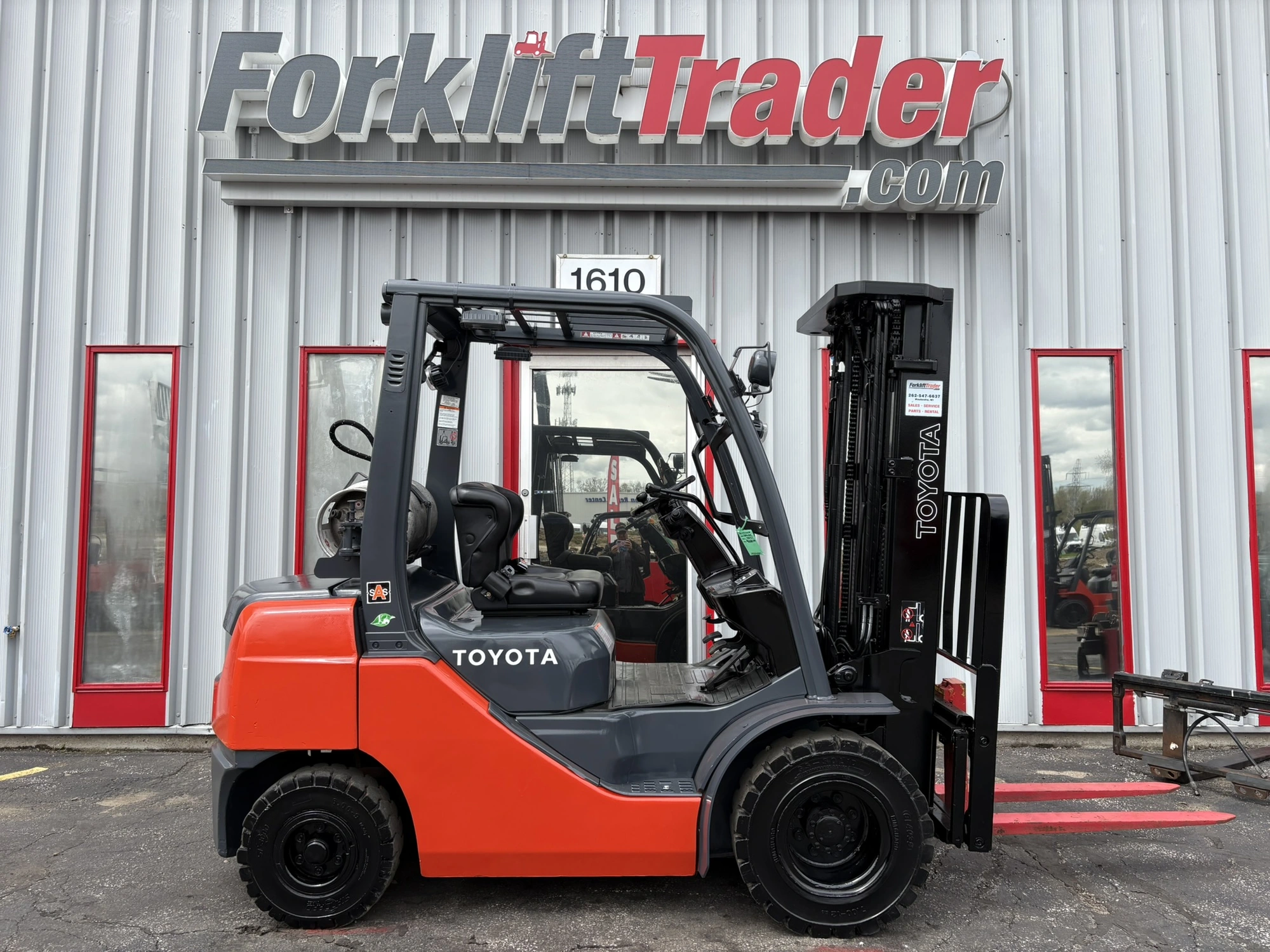 USED 2015 TOYOTA 8FGU25