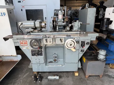 1977 BROWN & SHARPE 1020U Universal Cylindrical Grinders | GMT (2)
