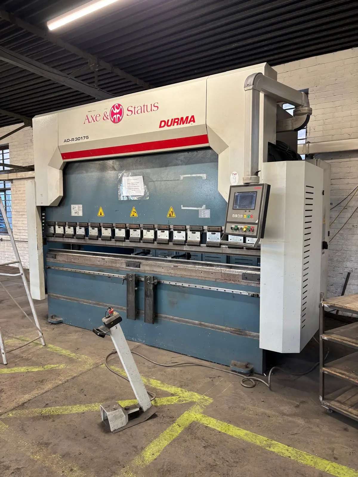 2016 Durma ADR 30175 3m x 175 tons 3 axis CNC Press Brake