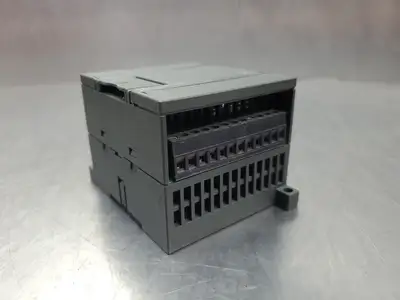 USED Siemens EM 235 (6ES7235-0KD21-0XA0) AI4/AQ1x12Bit Analog Output Module