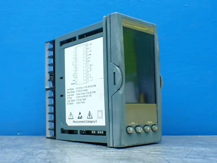 Used EUROTHERM 3208/CC/VH/RRX/R/4CL/G/ENG Temperature Controls Ohio US | HGR 24 #802954