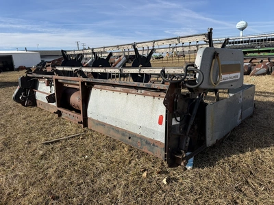 (1) Allis-Chalmers, model 315, 14' grain head with steel and plastic teeth, some teeth are broken, n...