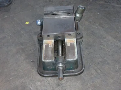 Kurt 6" Vise