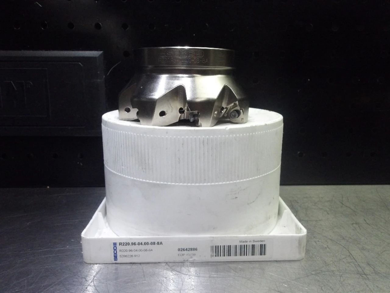 Seco 4" Coolant Thru Indexable Facemill 1.5" Arbor R220.96-04.00-08-8A (LOC3534)