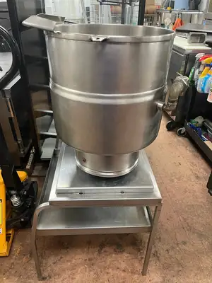 Used Groen Used Groen TDB/7-40 Electric Tilting Stainless Steel Steam Kettle 40qt 208V 3Ph Cooking Kettles Illinois US | Falcon Restaurant Supply #1375912